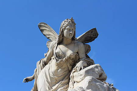 statue of woman with wings thumbnail