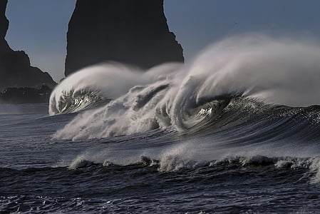 bod of water with wave during daytime photo thumbnail