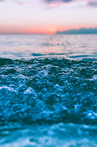 closeup photo of body of water thumbnail