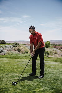 Man Playing Golf thumbnail