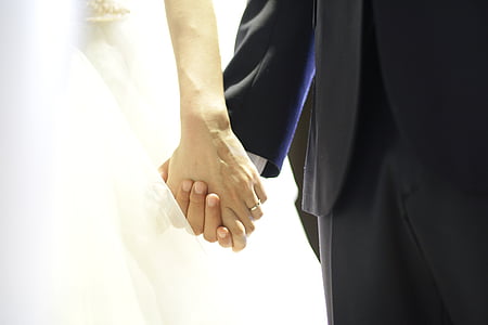 couple holding hands thumbnail