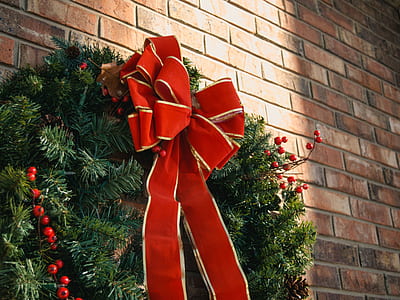 Green Christmas Wreath With Red Bow thumbnail