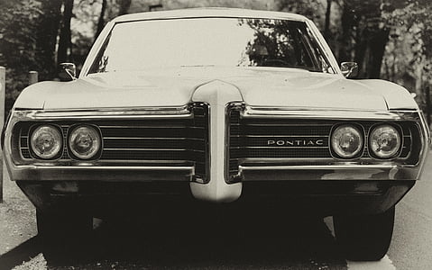 closeup photography of Pontiac car thumbnail