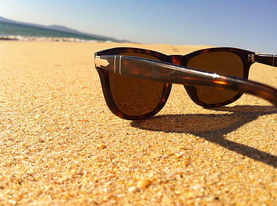 black frame sunglasses thumbnail