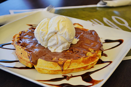 pancake with vanilla ice cream thumbnail