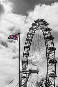 ferriswheel near flag thumbnail