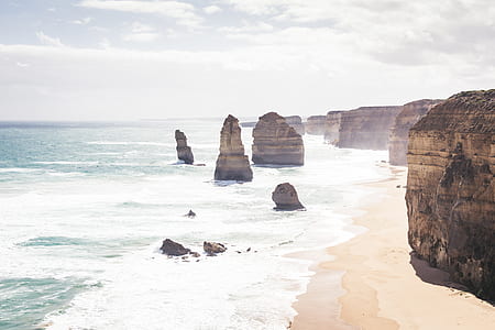 waves crashing through shore thumbnail