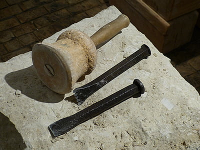 two b lack metal chisel thumbnail