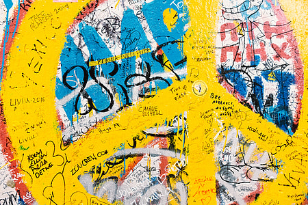 Graffiti on the Berlin Wall thumbnail