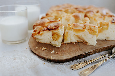 Delicious sponge cake with fruit with milk thumbnail
