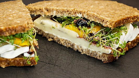 baked bread with vegetables thumbnail