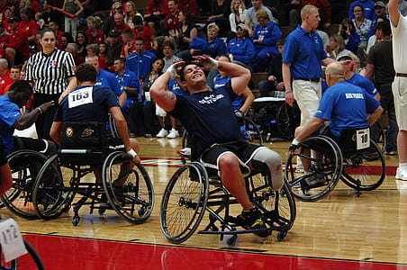 people playing basketball thumbnail