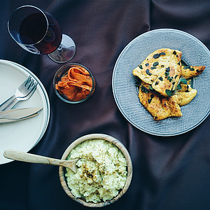 Paleo chicken breast with mashed cauliflower thumbnail