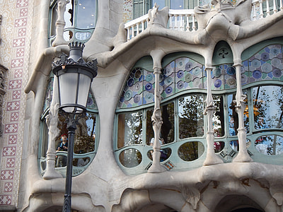Batllo House, Stained-Glass Window thumbnail