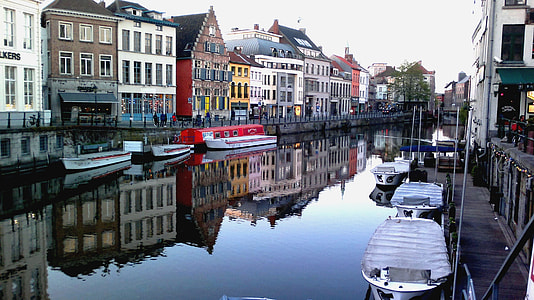 River running through the city of Ghent, Belgium thumbnail