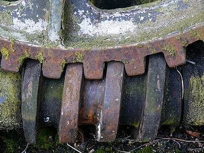 closeup photography of black and brown metal equipment thumbnail