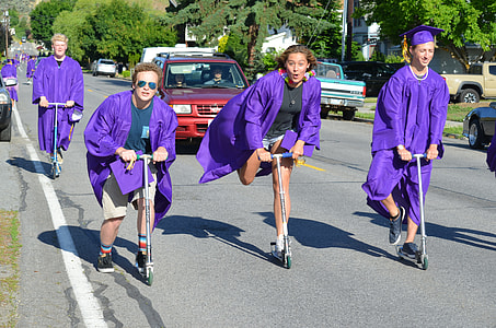 people using kick scooters thumbnail