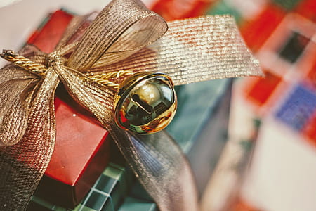 gold ribbon and cat bell thumbnail