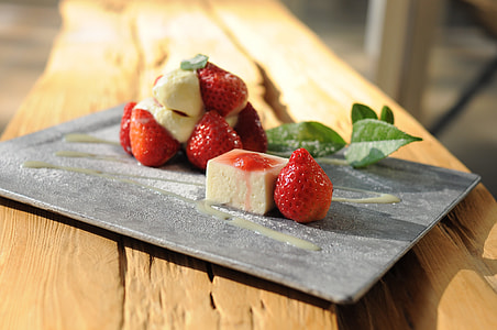 Strawberry Dessert thumbnail