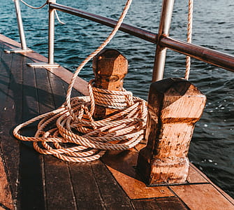 Rope Tied on the Column thumbnail