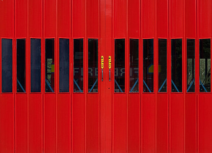 closed red gate thumbnail