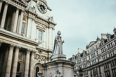 Statue of Queen Annei In front of St Paul s Cathedral, London, UK thumbnail