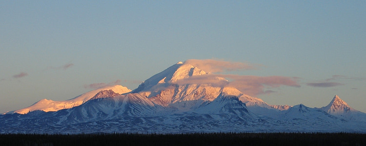 mountain covered with snow thumbnail