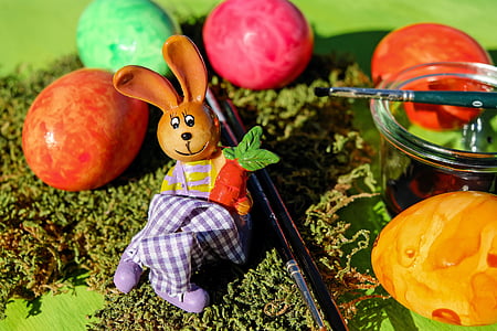 rabbit with carrot figure thumbnail