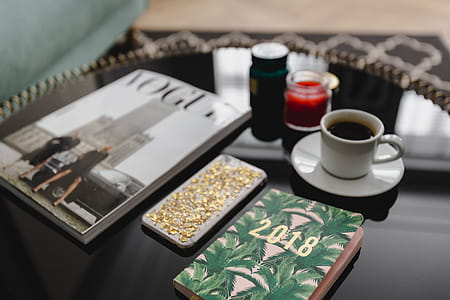 Top view of black table with 2018 calendar agenda thumbnail