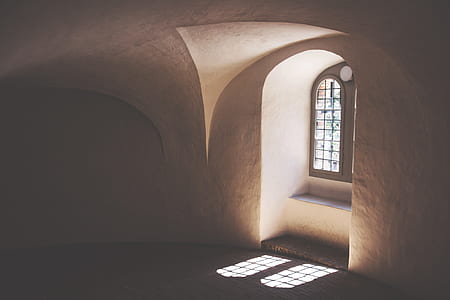 interior photo of empty room thumbnail