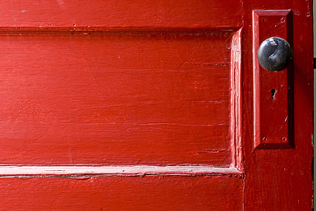 red wooden door thumbnail