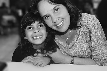 woman and child smiling thumbnail