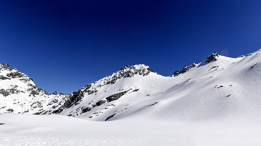 photo of mountain alps thumbnail