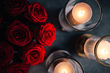 Gold Lanterns with Red Roses thumbnail