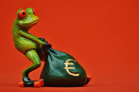 red-eyed tree frog pulling bag figurine thumbnail