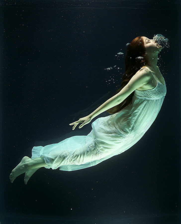 Underwater photography of woman underwater