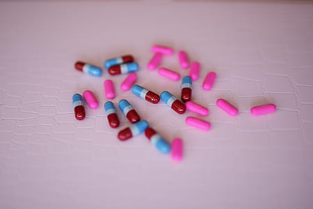 medicine capsule lot thumbnail