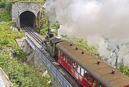 train crossing tunnel thumbnail