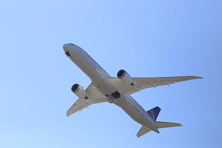 flying airline thumbnail