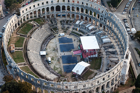 wide angle photo of Colosseum, Rome thumbnail