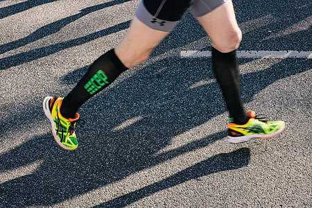 Marathon runner legs thumbnail