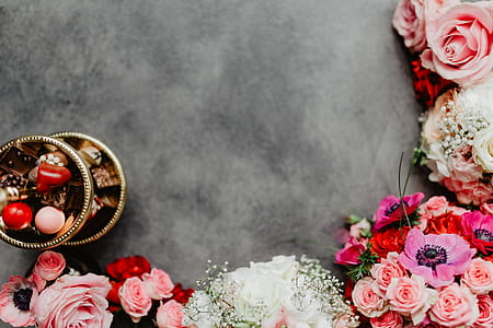 Flowers flat lay thumbnail