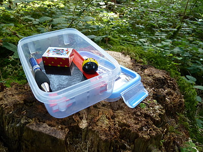 plastic container on wood stamp thumbnail