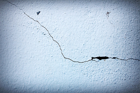 cracked white wall thumbnail