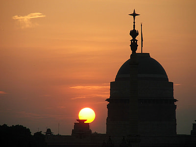 Sunset over the president's house in New Delhi, India thumbnail