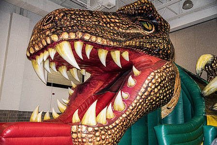 Giant Lizard Dinosaur head thumbnail