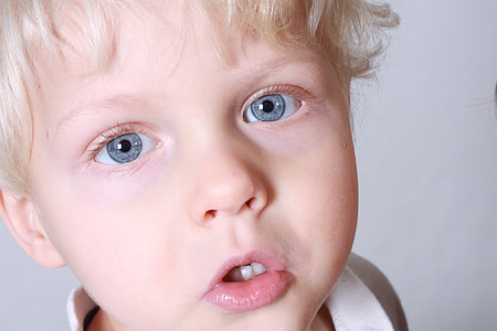 blonde haired baby thumbnail