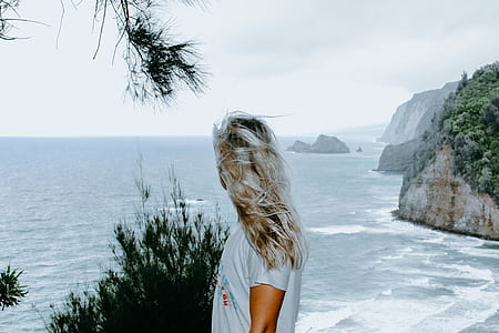 person looking at the ocean thumbnail
