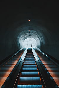 photo of escalator thumbnail