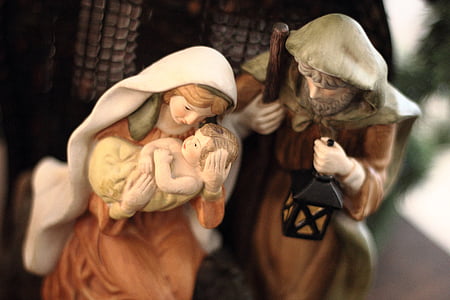 Joseph, Baby Jesus, and Mama Mary statue thumbnail